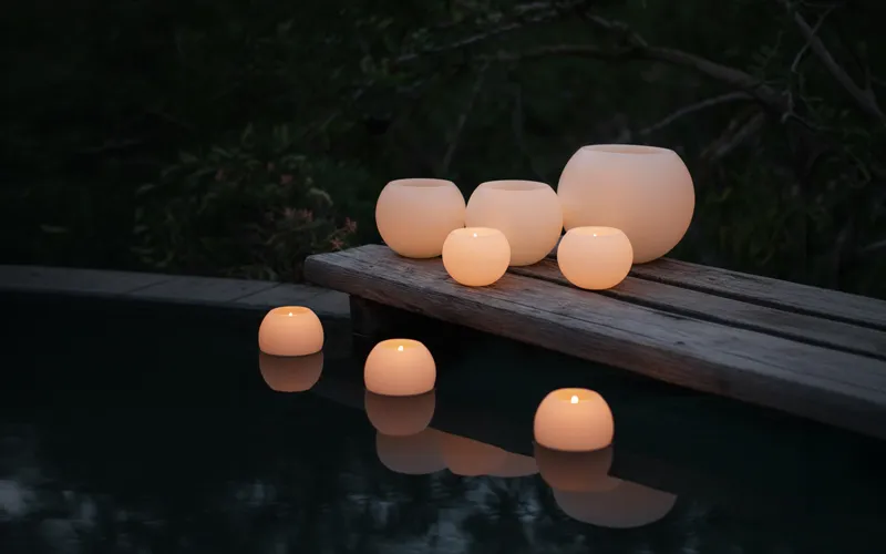 Candele per Piscina: Luce e Profumo in Sicurezza nella tua Oasi Estiva